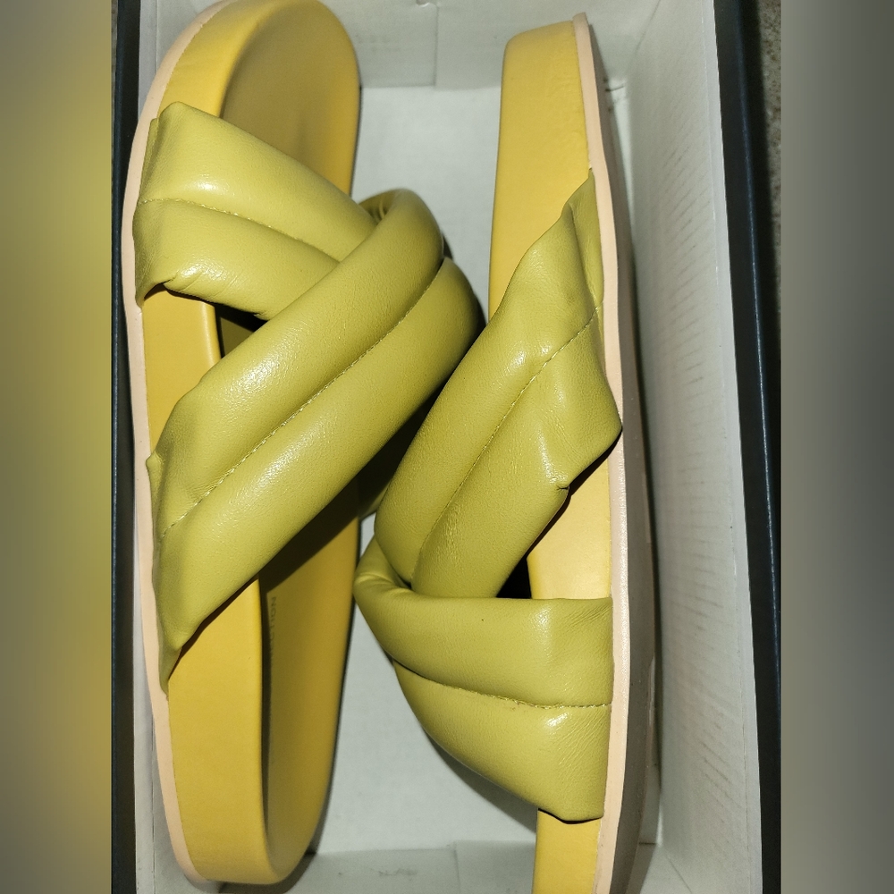 New Cushion Slides Size 10 - image 1